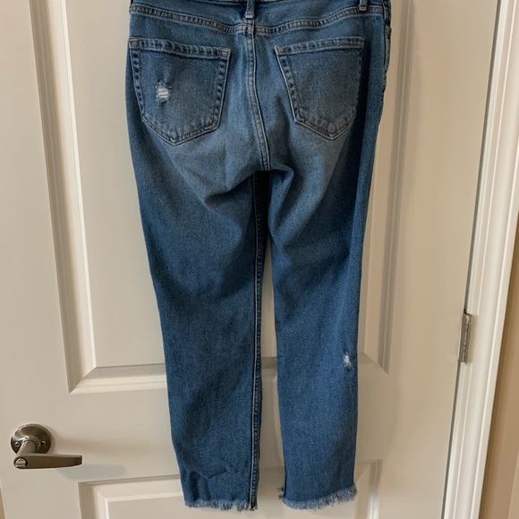 Size 0R, Hollister, high-rise mom jeans - Picture 2 of 5